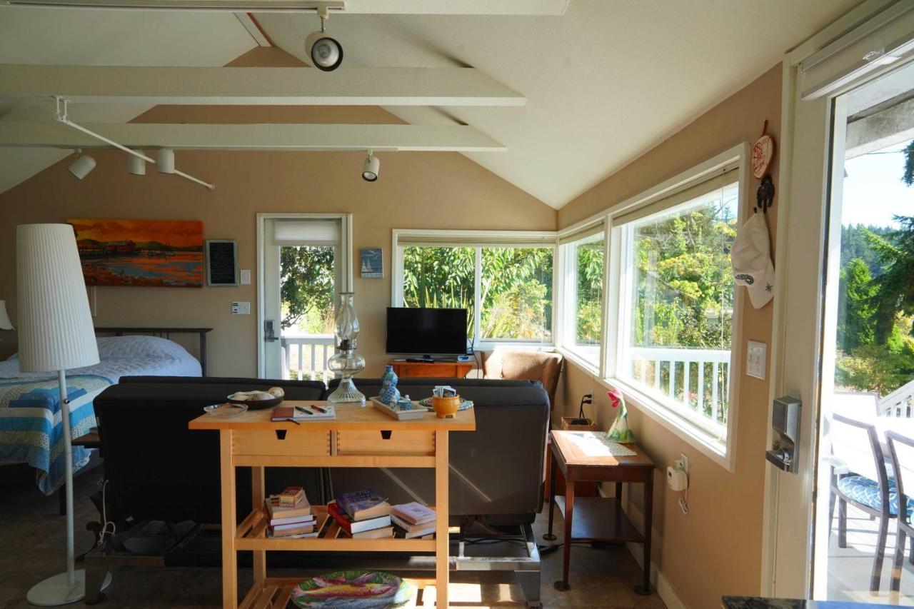 Idyllic Waterfront Cottage With Beach And Sunset Views Port Townsend Exterior photo